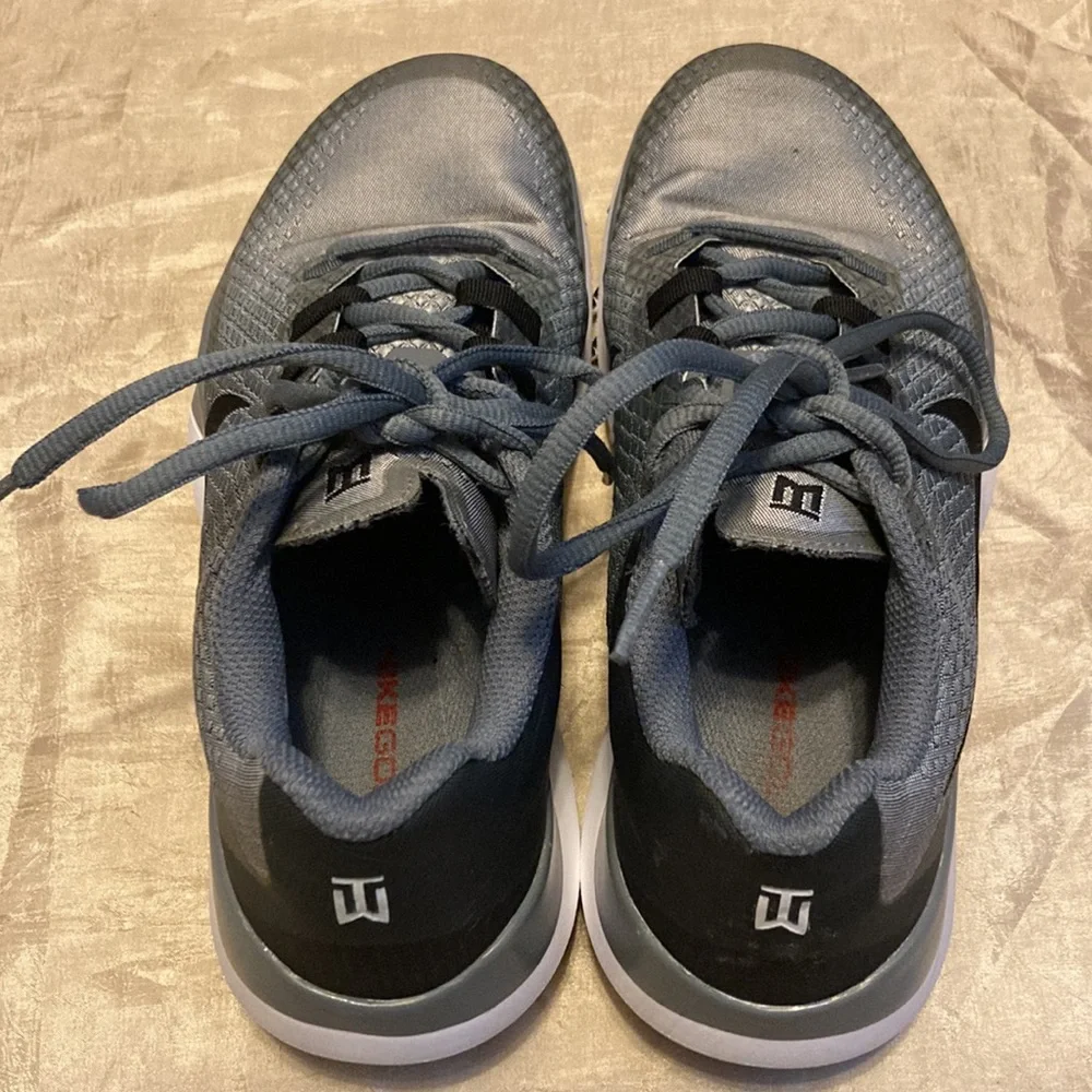 Nike excellent grey